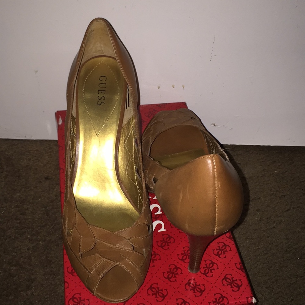 RARE! VINTAGE! Guess Shoes Size 11